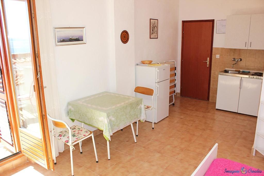 Studio Apartment In Pisak With Sea View, Balcony, Air Conditioning, Wi-Fi Exterior photo